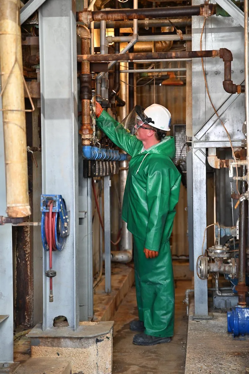 Inspecting process pipework